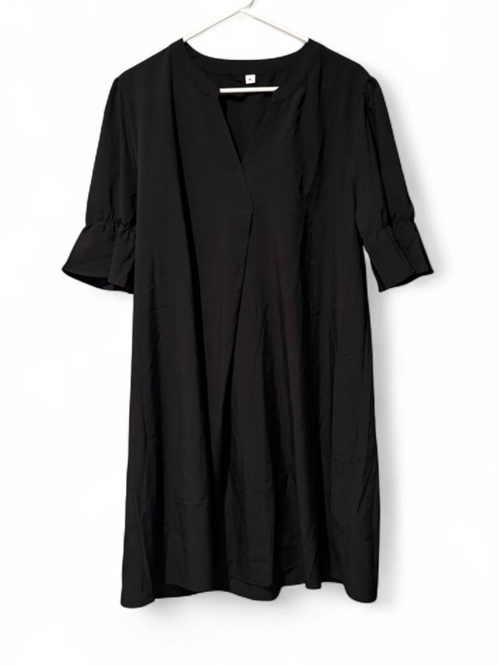 Women's Black V-Neck Shift Dress